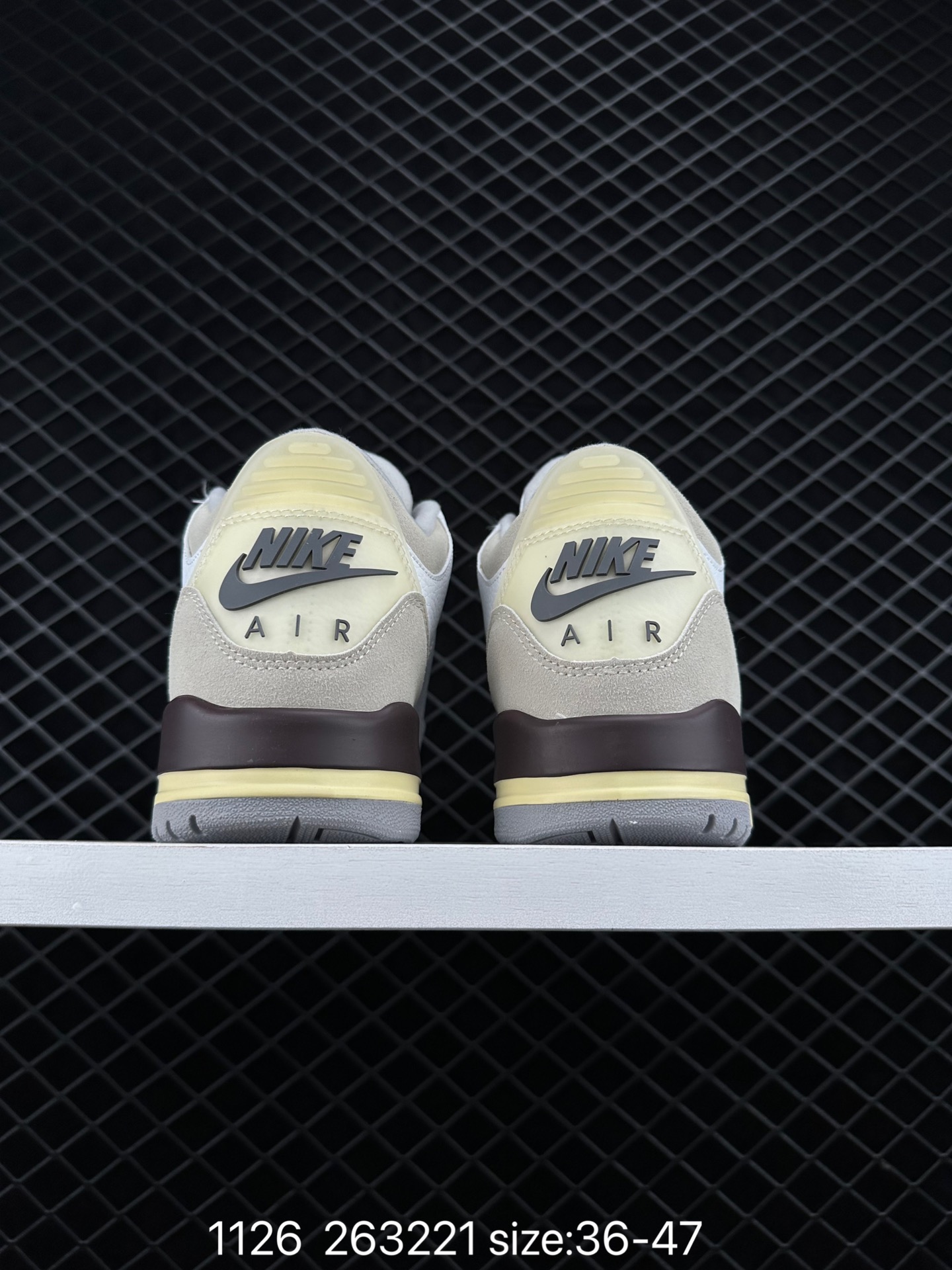 Nike Air Jordan 3 RetroDesert Cement